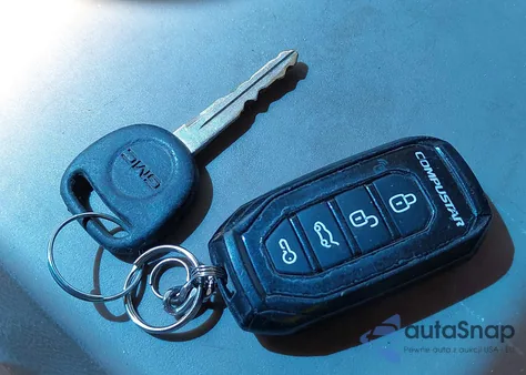 2003 GMC Yukon Xl 1500 Slt из США, поврежденный, VIN 1GKFK16Z83J256857